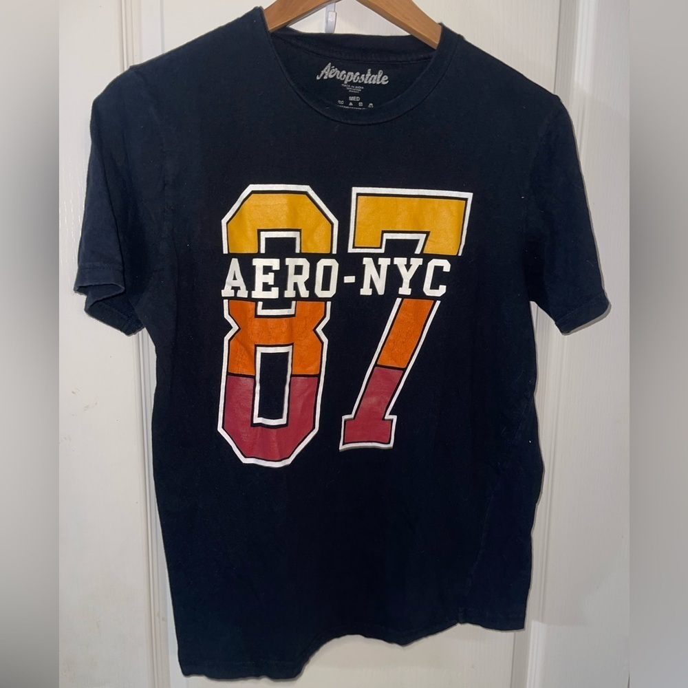 Aeropostale‎ Men's Black Tee with Yellow and Red Graphic